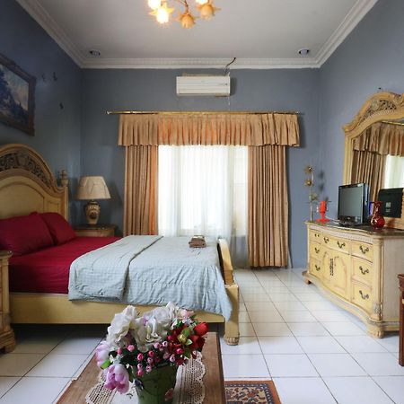 Villa Sri Manganti Jacarta Exterior foto
