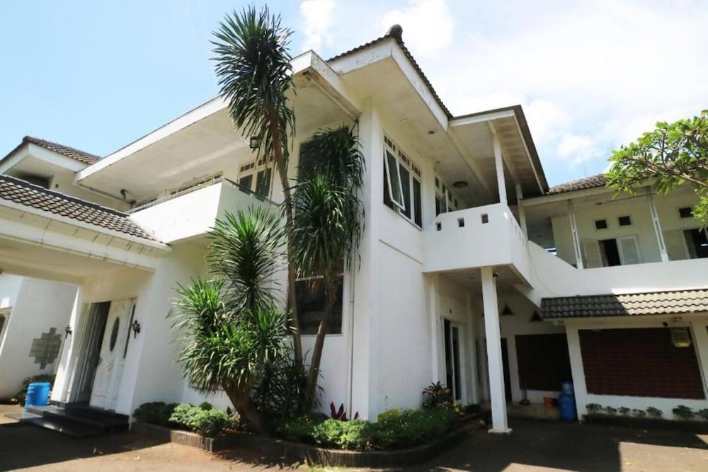 Villa Sri Manganti Jacarta Exterior foto