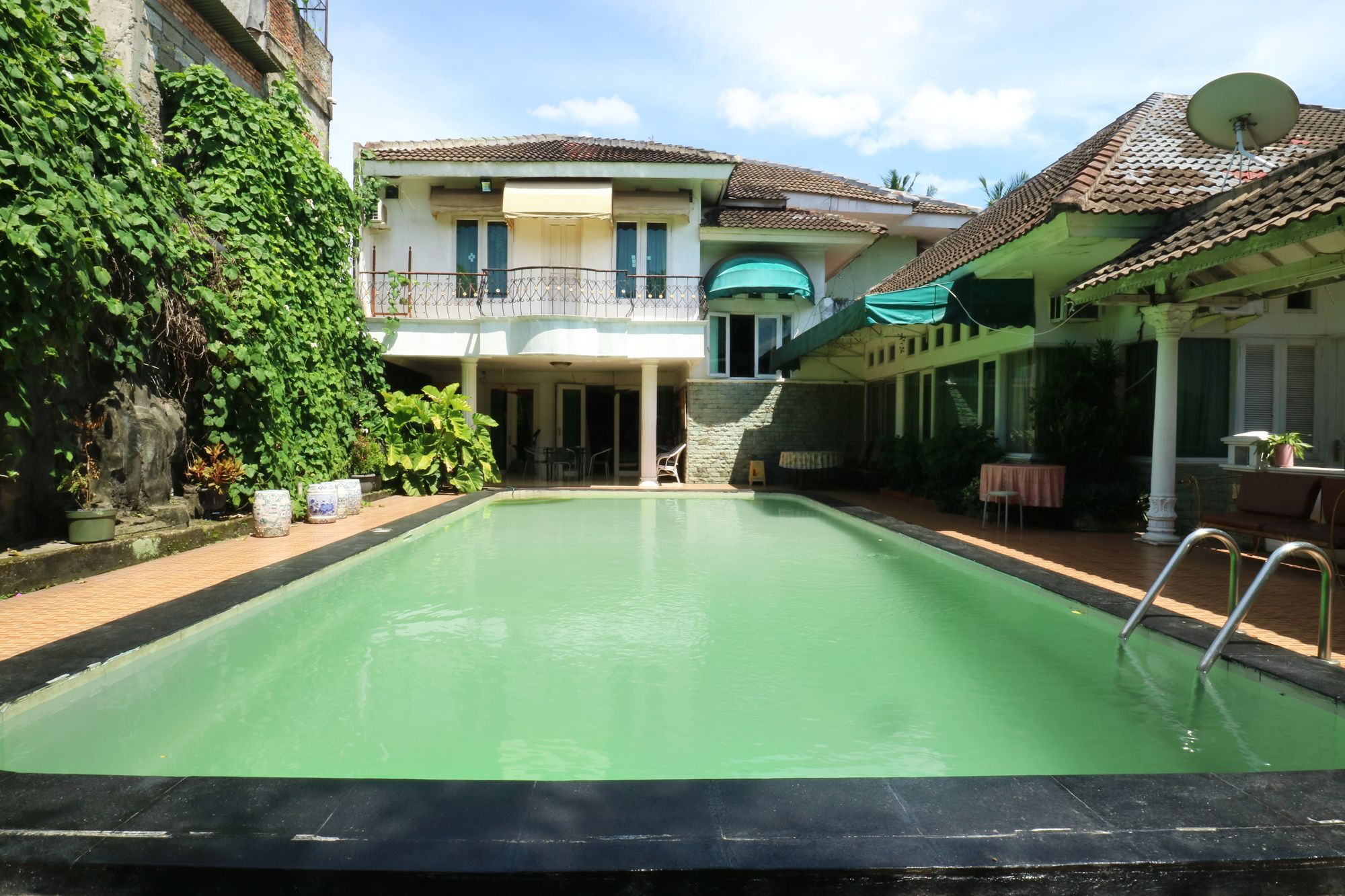 Villa Sri Manganti Jacarta Exterior foto